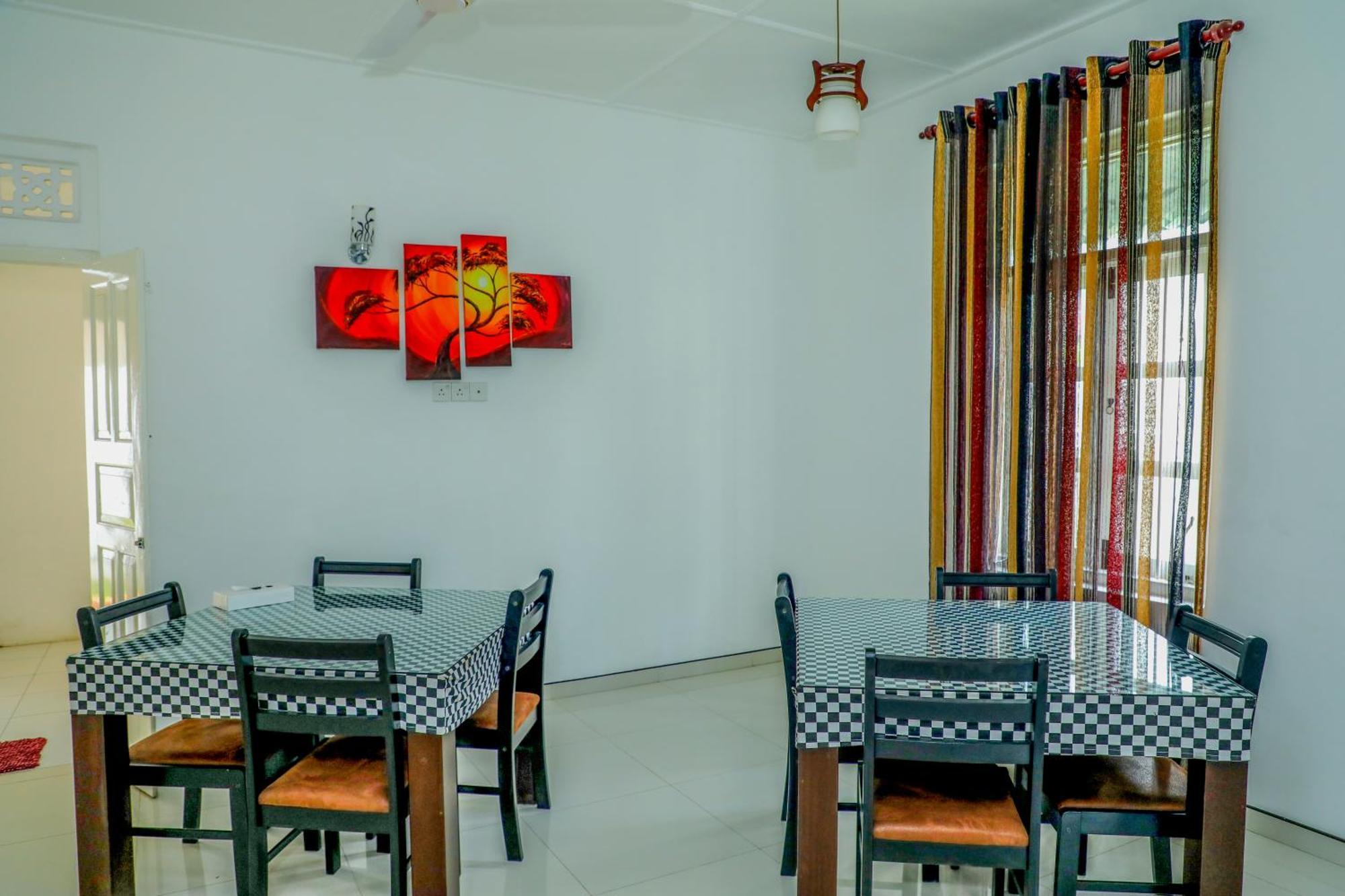 Bon Voyaage Tourist Inn Trincomalee Exterior foto